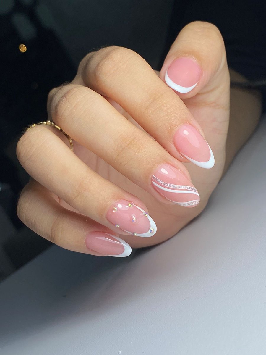 Mayth_08's tweet photo. No estoy soportando con las uñas de mis cumpleañossss! 🫠😍 https://t.co/7mRymyaBjK