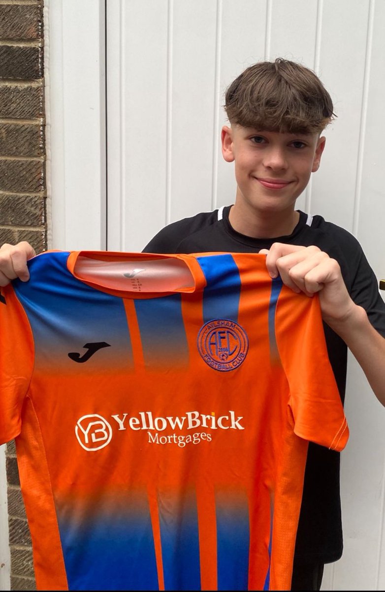 First of the new signing’s up, Oscar. Very excited about unleashing this young man on the RW. Already shown in an early pre season game what he’s all about by scoring with one of his first touches. Strong, fast with an eye goal. Big signing ✍️ welcome to the Warriors 💪🏼🔵🟠