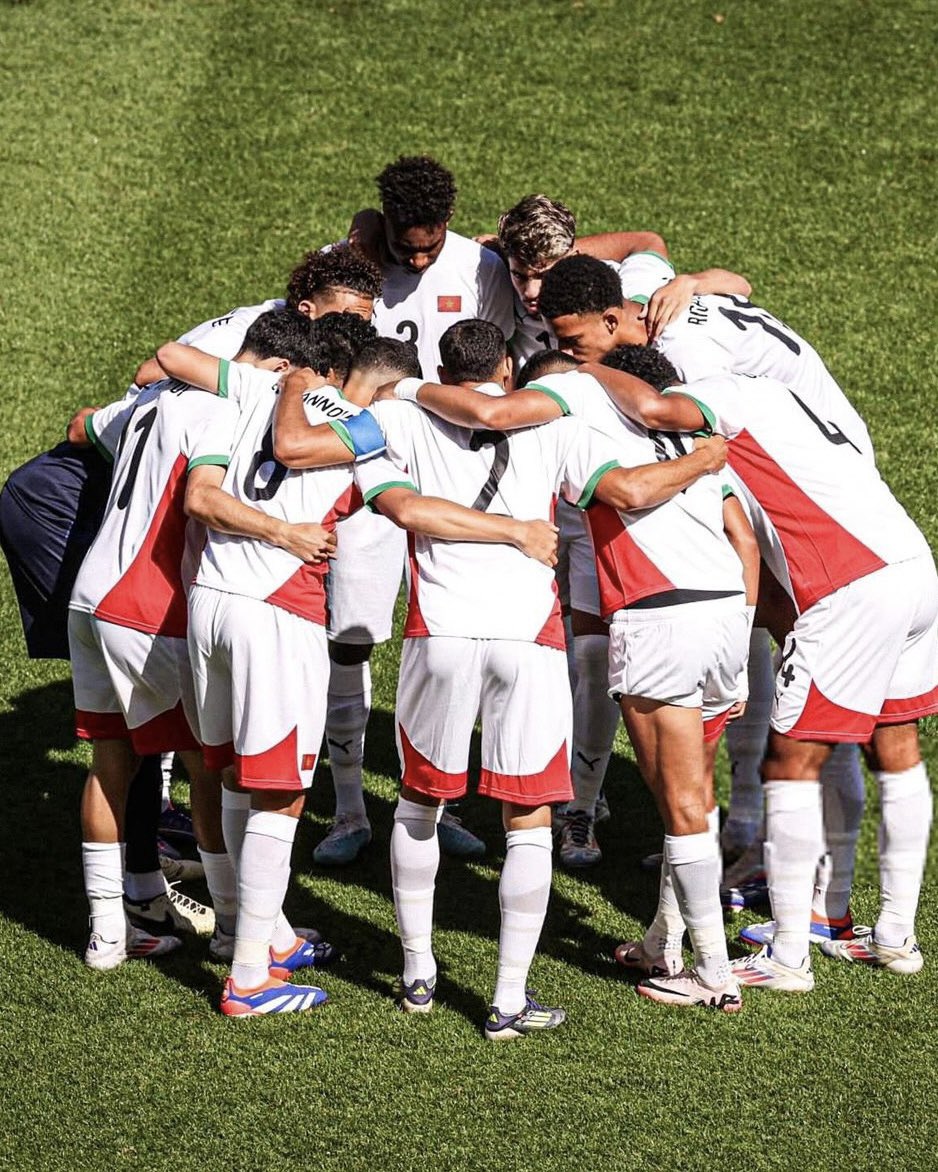 AchrafHakimi's tweet image. Fier. Après la déception de la Coupe d'Afrique, j'avais très envie de réaliser quelque chose de grand avec mon pays. Aujourd'hui, tous ceux qui font partie de cette équipe se sentent très fiers, sachant que nous avons remporté la première médaille olympique de notre histoire en…