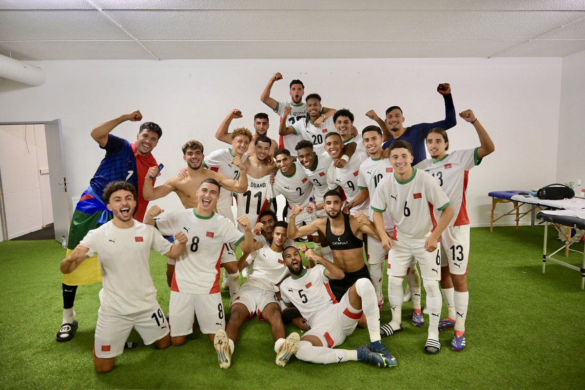 AchrafHakimi's tweet image. Fier. Après la déception de la Coupe d'Afrique, j'avais très envie de réaliser quelque chose de grand avec mon pays. Aujourd'hui, tous ceux qui font partie de cette équipe se sentent très fiers, sachant que nous avons remporté la première médaille olympique de notre histoire en…