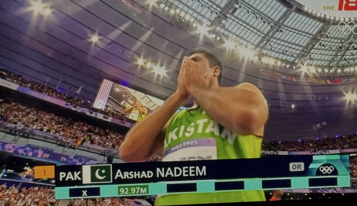 ZeeAkram's tweet photo. New Olympic record by #ArshadNadeem #javelin #Paris2024Olympic https://t.co/ZclJ41BUbV