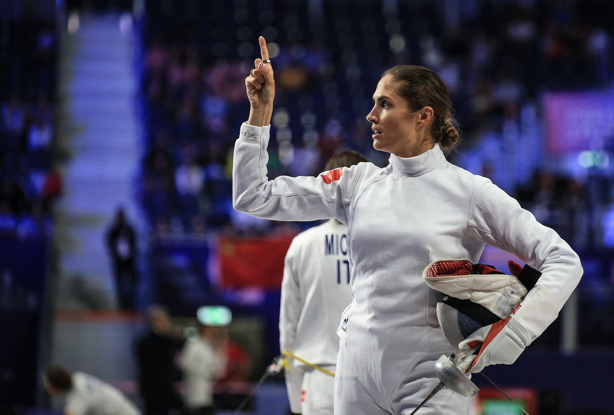 Women's Fencing 🤺 update 
<a href="/Eloclouvel/">ÉLODIE CLOUVEL</a> leads the way! 🇫🇷
uipmworld.org/news/modern-pe…