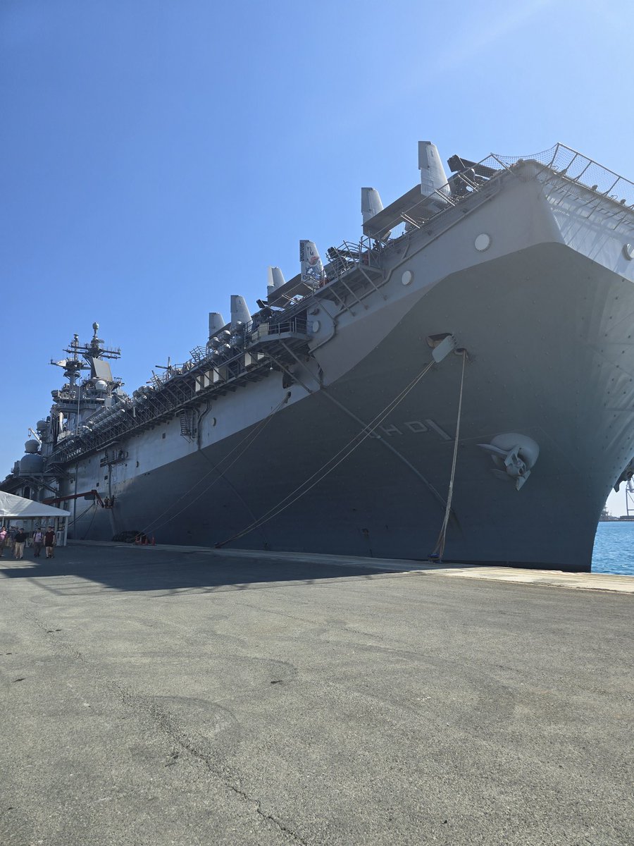 LogiconLtd's tweet photo. Limassol 🇨🇾 08.08.23. USS Wasp (LHD-1) A United States Navy multipurpose amphibious assault ship, and lead ship of her class (Wasp-class amphibious assault ship) carrying Bell Boeing V-22 Osprey VTOL aircraft. https://t.co/EFM8okiodQ