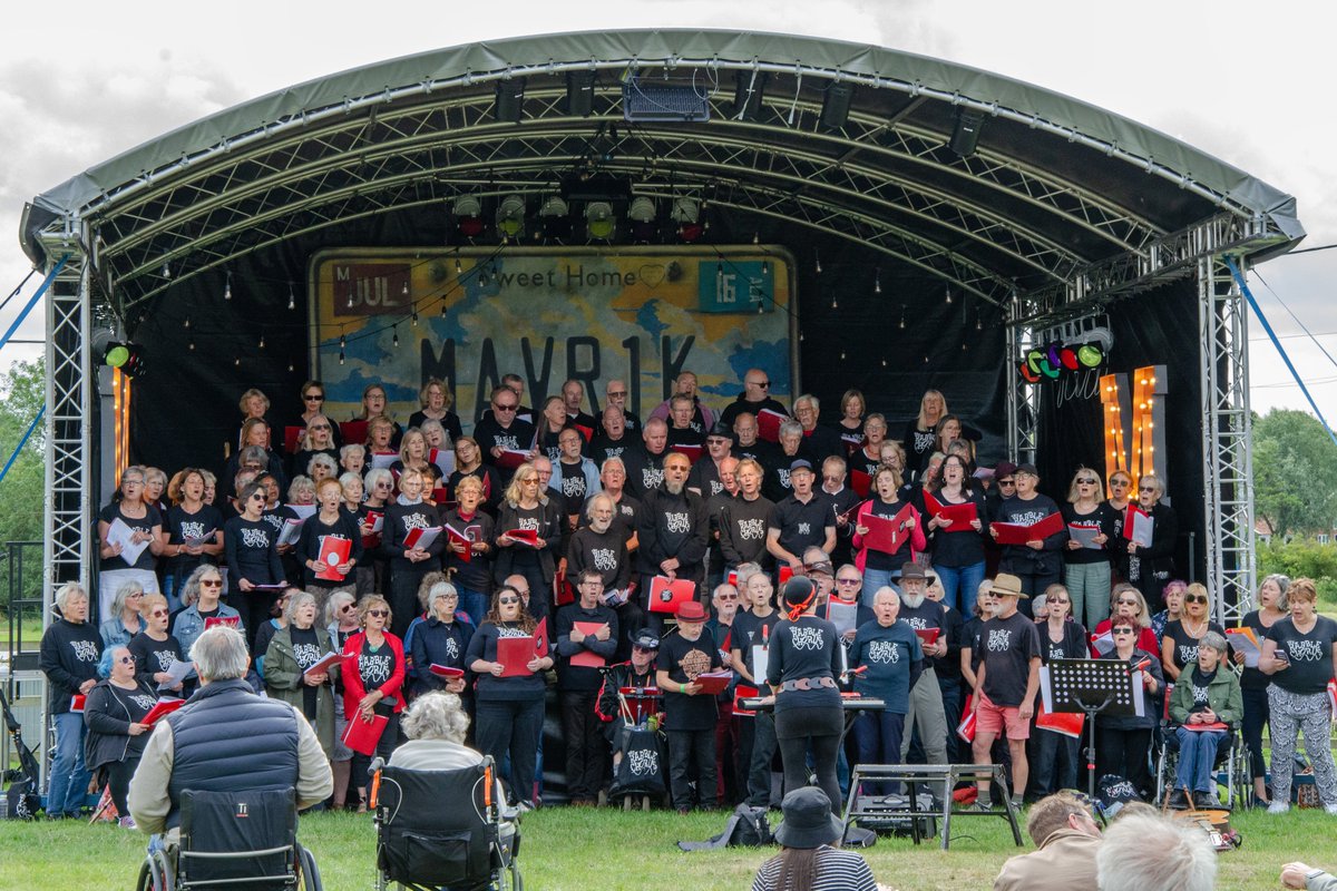 Maverick 2024 Sunday Morning with <a href="/JerryJosephNMF/">Jerry Joseph</a>, <a href="/overthemooncon1/">Over The Moon Music</a>, <a href="/RabbleChorus/">Kirsty Logan 🍃💚🍃🌳🪗</a>, <a href="/ellamspencer/">Ella Spencer</a>, <a href="/caseyneill/">Casey Neill</a> and <a href="/massyferguson/">Massy Ferguson</a>.

By <a href="/SophieBoleyn/">Sophie Boleyn</a>