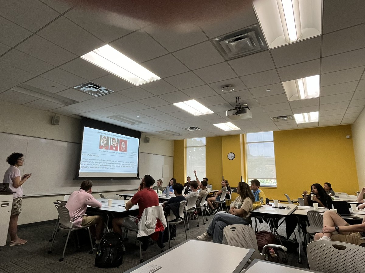uw_projectgo's tweet image. PGO Culture Sessions Recap!
We had a great time this summer learning about all of the different regions of the world that hosted PGO languages, such as India (Hindi), Indonesia (Indonesian), Russia (Russian), and Turkey (Turkish)! #languagestudy #projectgo