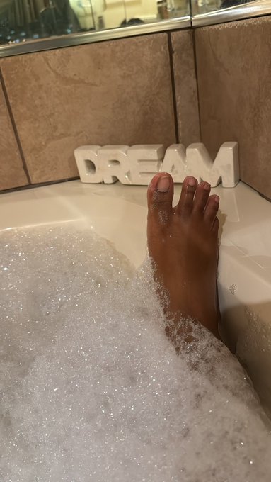 Suck my toes hand humper😵&zwj;💫  Findom https://t.co/3lkEgGQhcj<a href="/tag/realloyalfans"class="tags"><span>#realloyalfans</span></a>