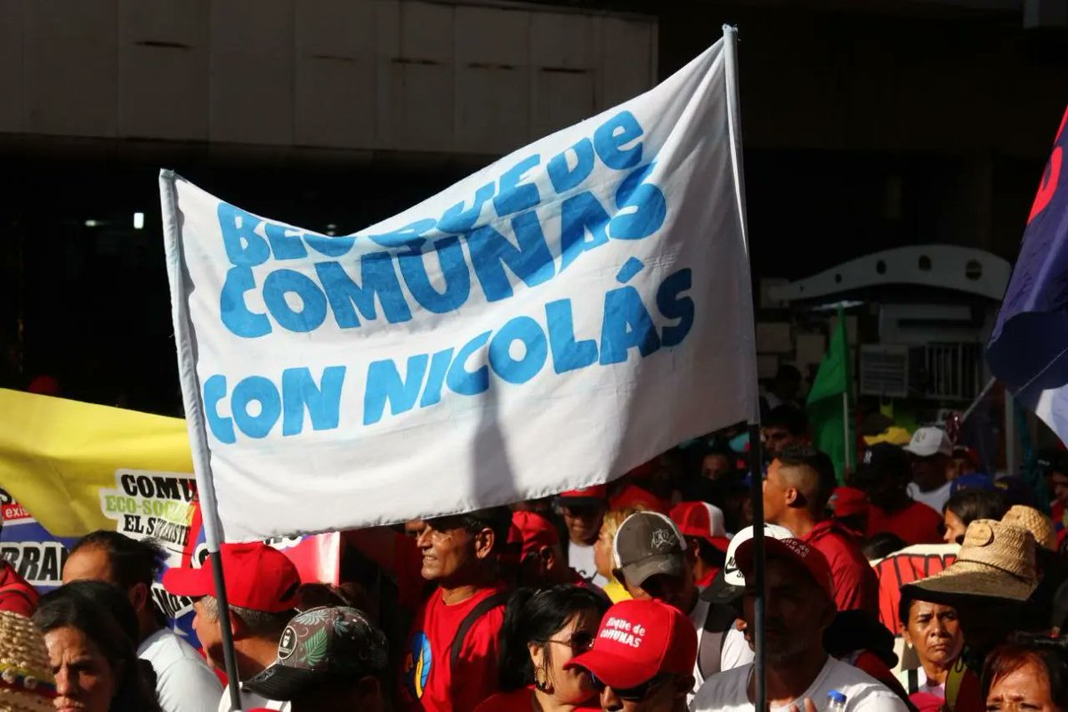 MinecOficial (@minecoficial) on Twitter photo ¡La Revolución prevalecerá!
Las comunas y los movimientos sociales salieron a las calles expresando su apoyo al Pdte. <a href="/NicolasMaduro/">Nicolás Maduro</a>.
La paz y la soberanía son los caminos del pueblo Revolucionario. ¡La Revolución prevalecerá!
Las comunas y los movimientos sociales salieron a las calles expresando su apoyo al Pdte. <a href="/NicolasMaduro/">Nicolás Maduro</a>.
La paz y la soberanía son los caminos del pueblo Revolucionario.