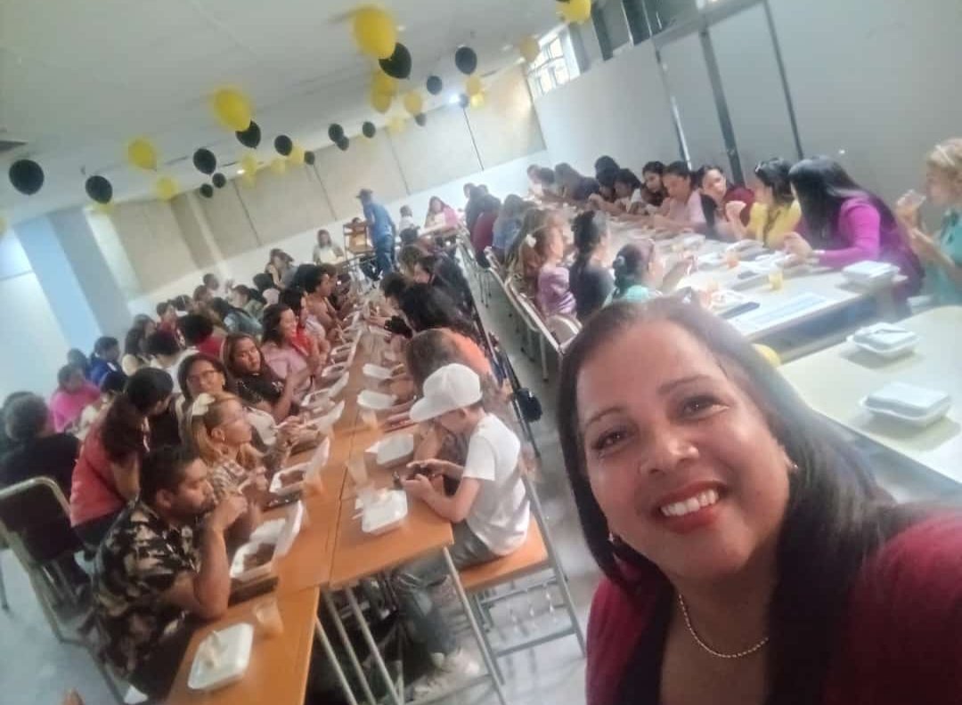 CENMAInicial's tweet photo. Compartir Fin de Año Escolar 2023 - 2024
Almuerzo 🍴
🎉🎊🥳 https://t.co/dMDXSPik8j