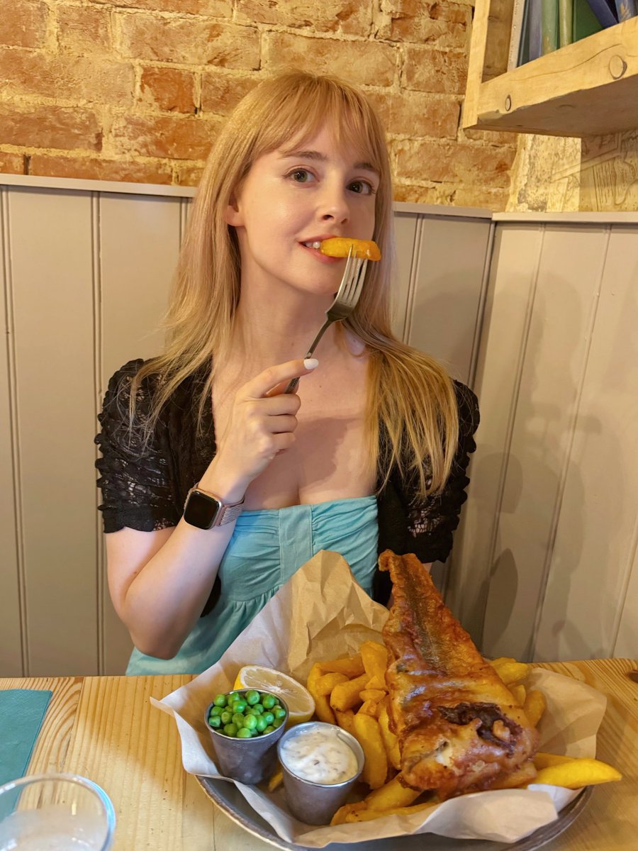 パブでフィッシュ&amp;チップス食べちゃった！😋 https://t.co/hI4HdKzb9Z