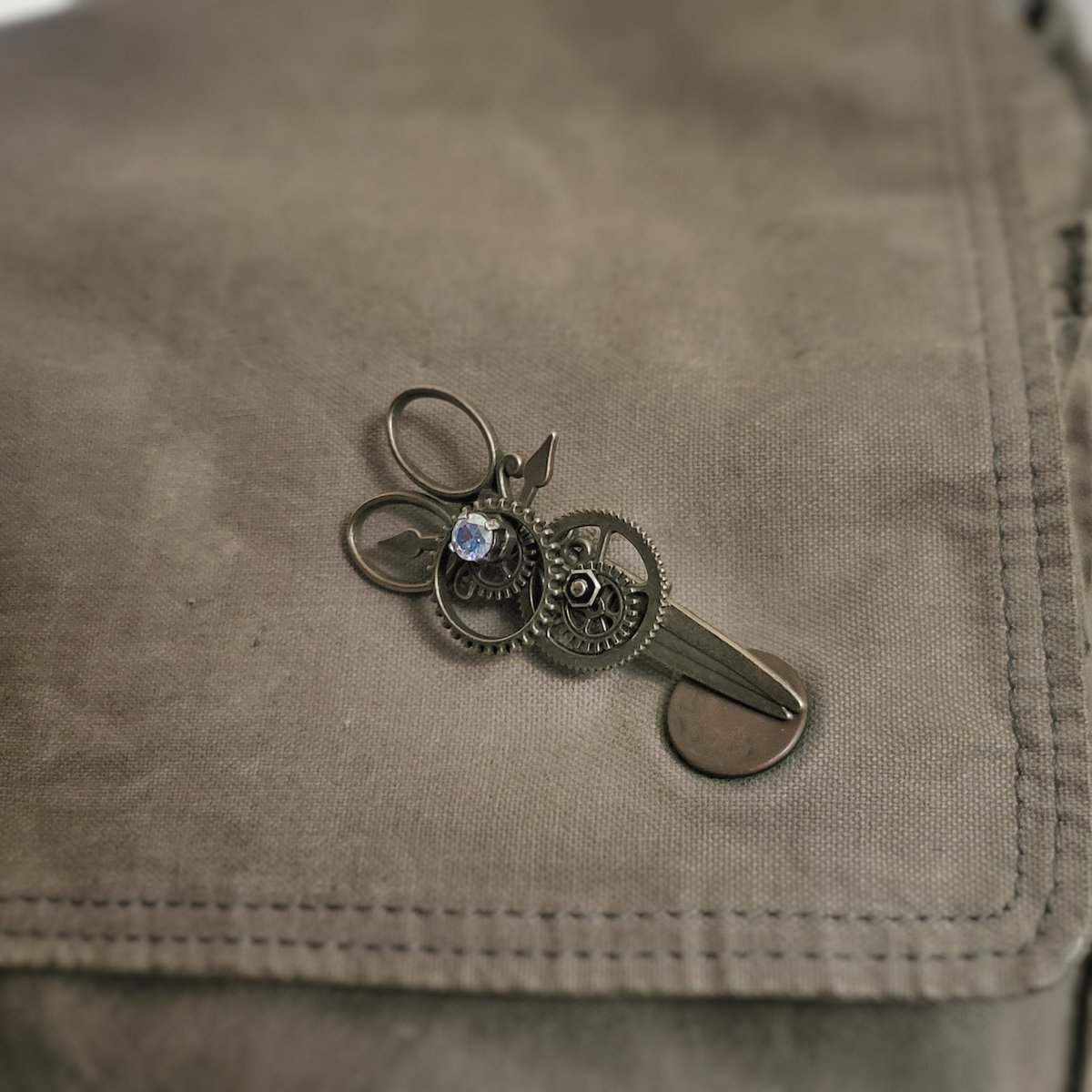 accessoriesque's tweet photo. ハサミとミスティッククォーツ
#スチームパンク #COMITIA149 https://t.co/mWzgvyFJFp