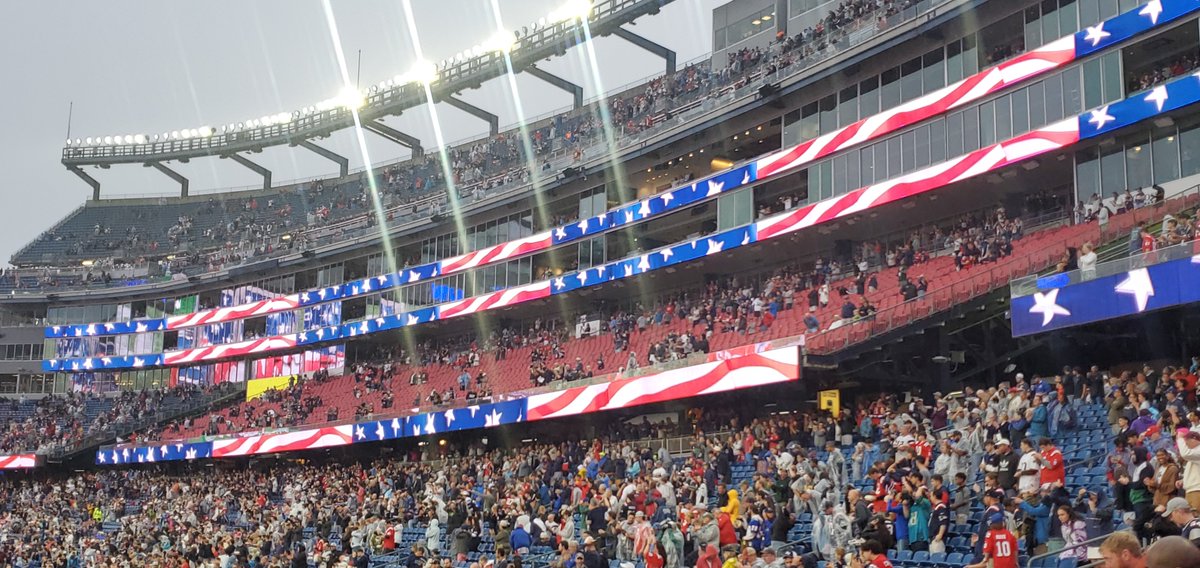 lombari_peter's tweet photo. National Anthem before the @Patriots v.s @Panthers  @NFL Preseason game #NFLPreseason https://t.co/kh8mr4xzff