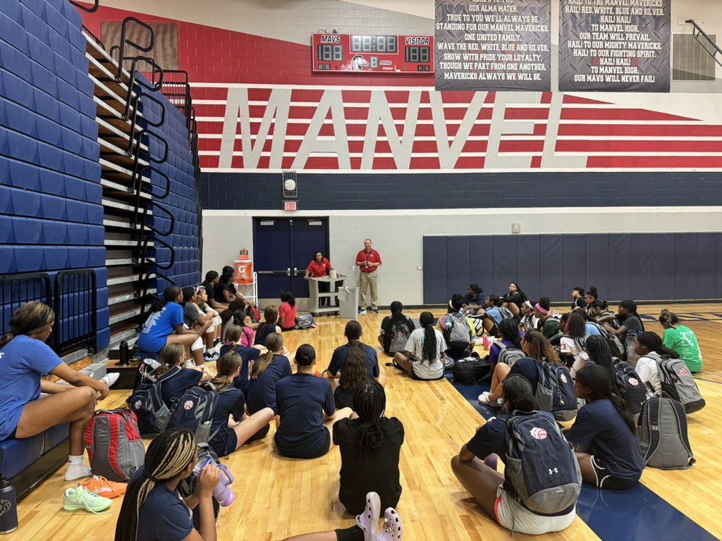 ManvelVBall's tweet image. Popsicles w/ Principals @Ppal_Jbaldwin &amp;amp; @markatmsum 

Thank you!!❤️💙