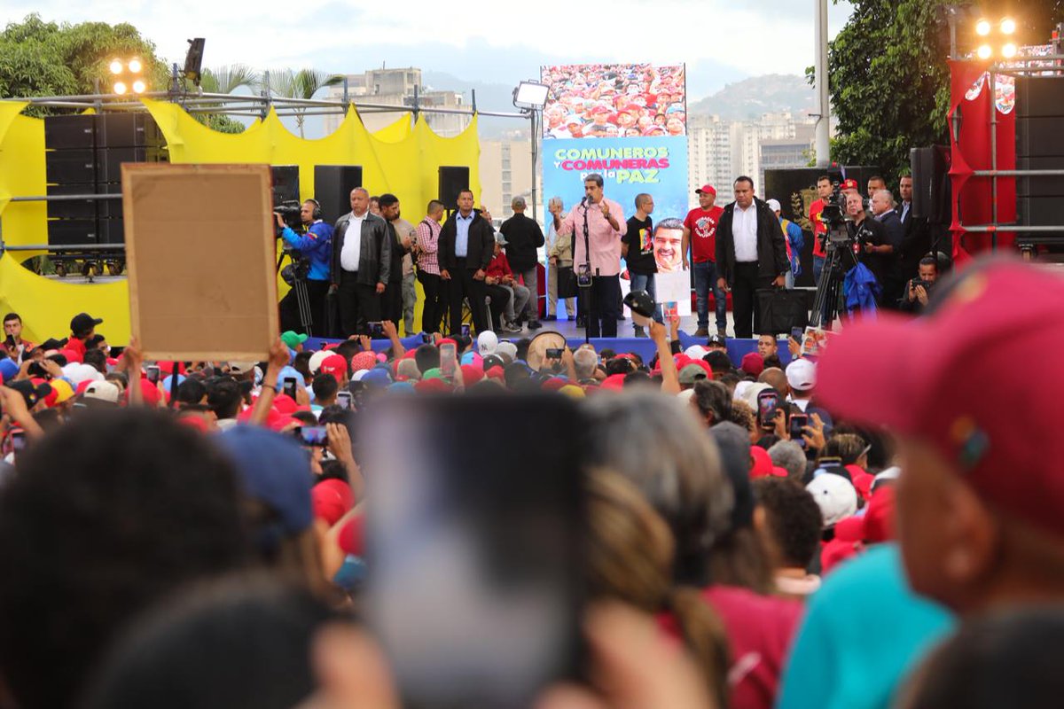 #EnDetalles || El Pdte. <a href="/NicolasMaduro/">Nicolás Maduro</a> alertó que "todavía estamos bajo ataques tecnológicos (...) En las redes sociales, para envenenar la mente del pueblo".

#08Ago