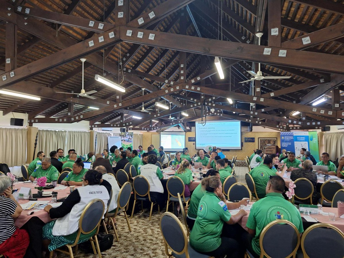 UNOCHA_Pacific's tweet photo. Grateful to EMCI and @CookIslandsGov for inviting  OCHA to the #ExerciseUriiaToru2024, a 3-day table top SimEx on Cat 3 Cyclone response. Happy to collaborate with national agencies, @islands_red, NEMA, SPC, NZ, AU, and partners to support emergency response in the Cook Islands🤝🏿 https://t.co/2AhAbuOUwA
