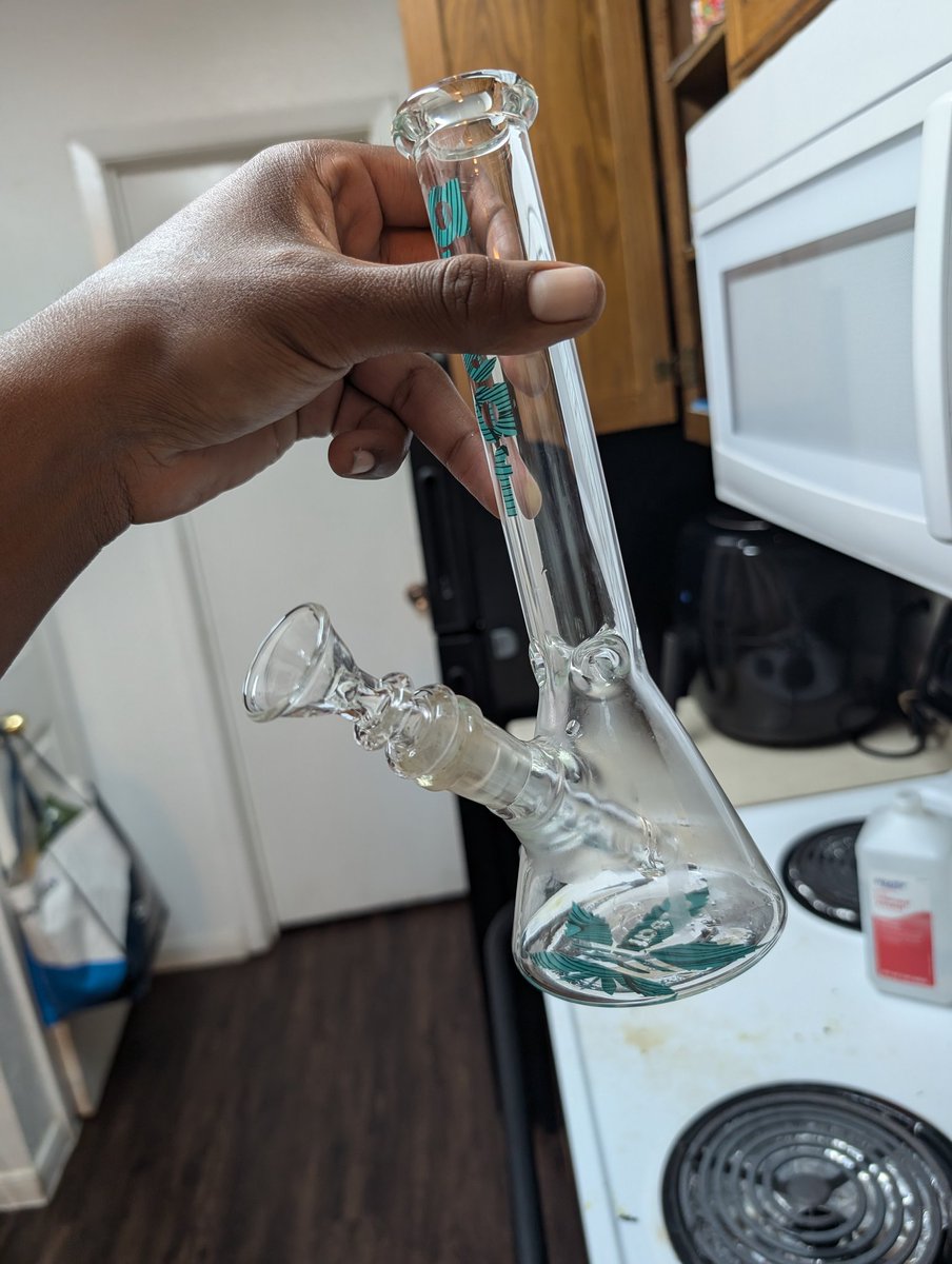 wazthadamburner's tweet photo. 91% alcohol and salt. No scrubbing just shake that mf https://t.co/uFoTr7y5XK