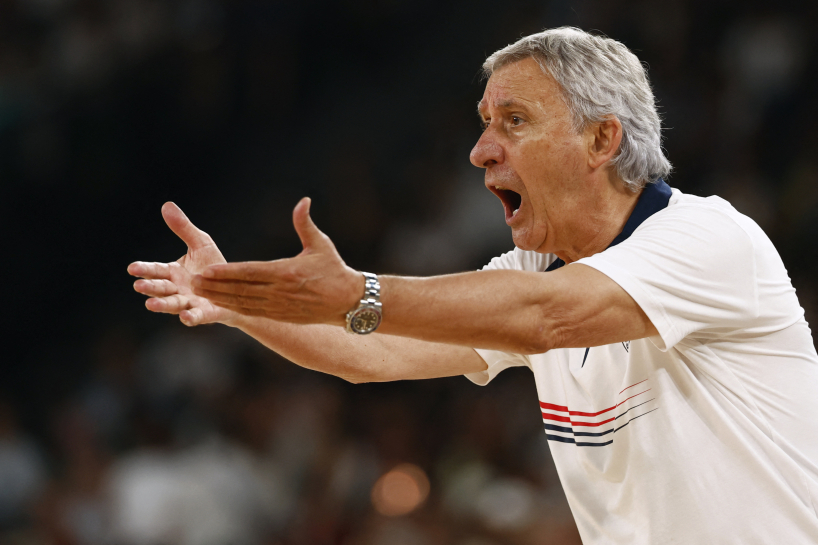 brasilcoast2's tweet photo. Svetislav Pesic, treinador da Sérvia:

"Estou irritado porque não fomos respeitados. O melhor jogador do mundo não pode bater apenas 4 lances livres em um jogo que ele jogou 37 minutos."

Bogdan Bogdanovic:

"Os Estados Unidos realmente não precisam disso, não precisavam ser ajudados pelos arbitros. As coisas foram estranhas, tentávamos falar com os arbítros e eles nos ignoravam."