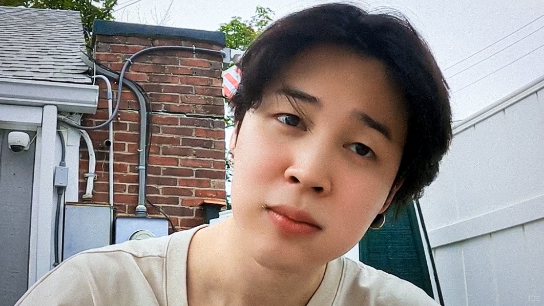 hourlyjimineyes's tweet photo. oh jimin 😭😭 https://t.co/lyLu7gvLgB