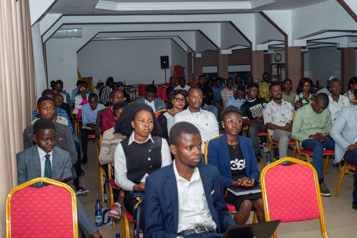 NdongalaTito's tweet photo. 4/08/2024 Conférence dans le cadre du lancement officiel de notre projet: Lisangisi n'a Mosala (Rencontre des entrepreneurs)

Développer ma commune par l'entrepreneuriat a été le thème choisi pour cette première édition. 
@DeniseNyakeru @leParrainRDC @Presidence_RDC @kakese_leon https://t.co/FLrEPrFTG1
