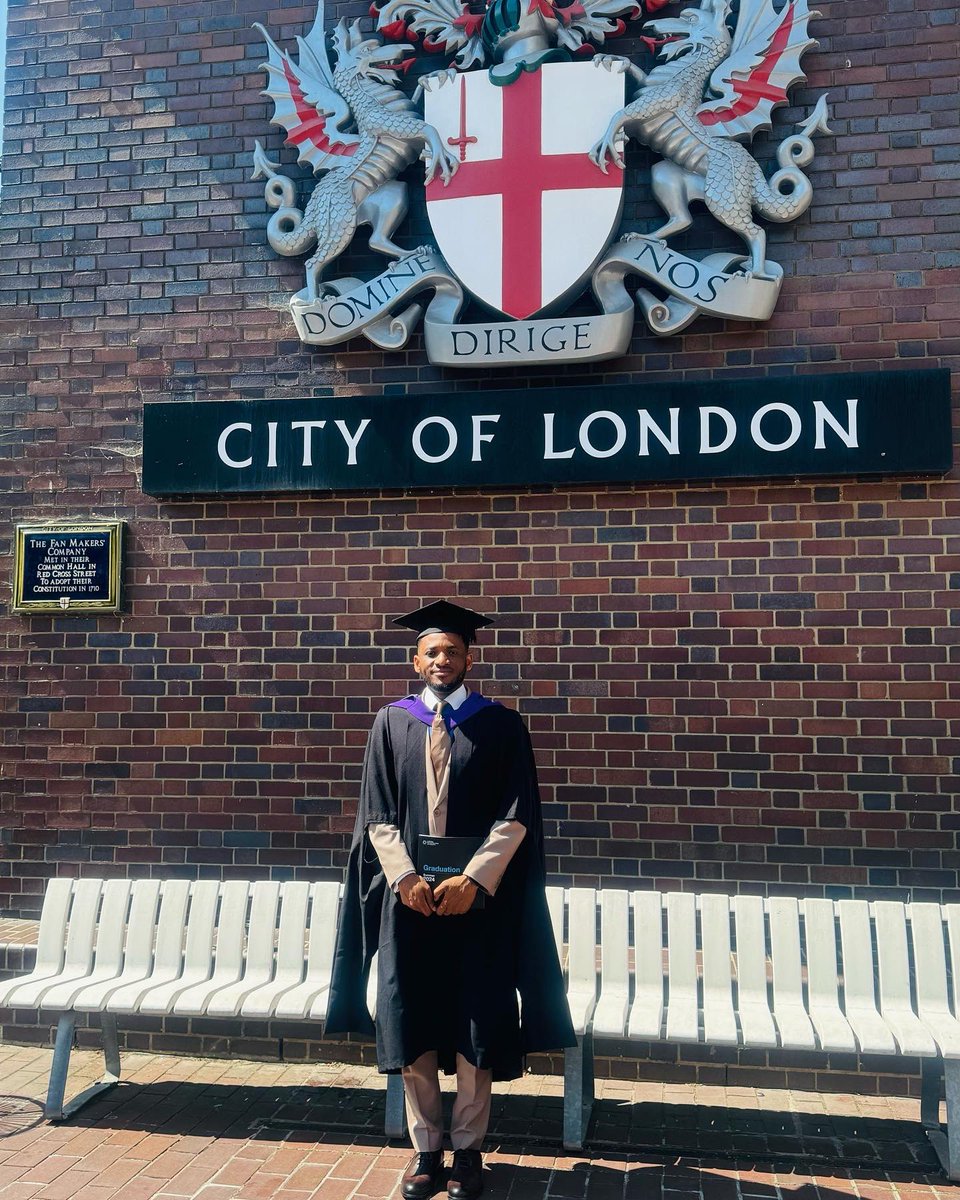 Signore_haykay's tweet photo. Grad 👨‍🎓……..#LMUGrad #MSc #DataScience #Machinelearning https://t.co/aRYyZkGpfv