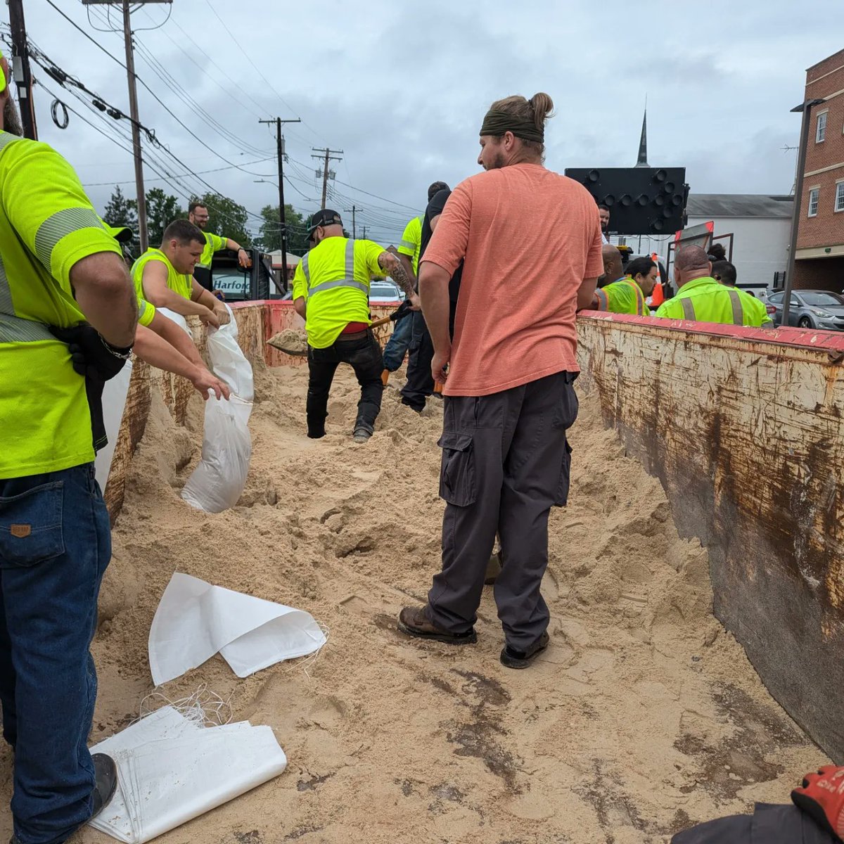 PatrickMcGrady's tweet photo. Dee's Florist, Tina's Trophy World, the Aberdeen Laundromat, Beacon Staffing, and Lisa Nails all experience terrible flooding because of inadequate rainwater drainage under the Amtrak Rail line. https://t.co/iMZ012wj1z