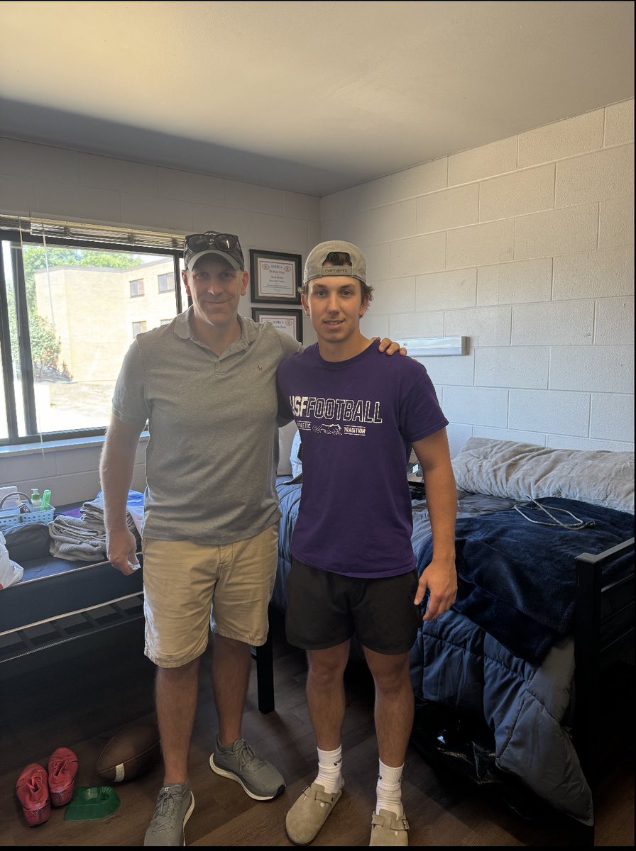 RennerRoyals18U's tweet photo. The first of many Seniors off to a new adventure. 

Congrats to Jacob Docter. 

He moved into his dorm room at The University of Sioux Falls today. 

“Doc” is playing football this fall for the Cougars. Thanks for a great season and best of luck on your future endeavors! https://t.co/wE79zW2wpr