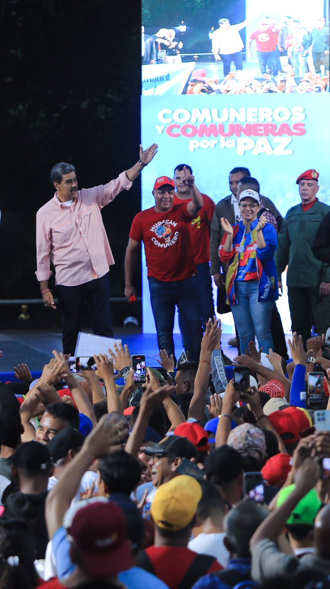 mincomunas_ve's tweet photo. #AsíLoDijo🗣️ “Este es el pueblo de los patriotas, este es el pueblo de los libertadores de América, este es el pueblo de los valientes”, comentó el presidente @NicolasMaduro. 

#PuebloSonrienteYEnPaz 
#ComunaONada https://t.co/nni3qwKpwn