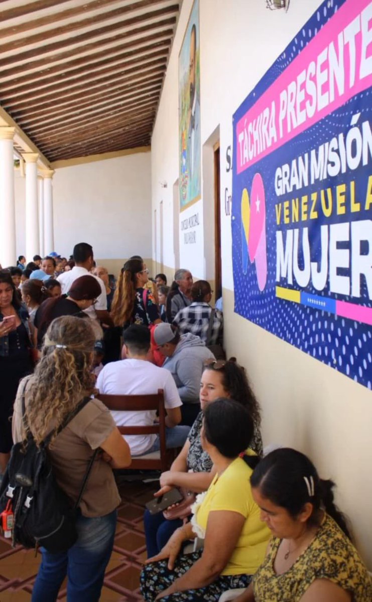 💜 Niñas, mujeres y adultas mayores protegidas

En el municipio Capacho Independencia, atendimos la salud de las tachirenses con nuestro vértice 1⃣. 

<a href="/NicolasMaduro/">Nicolás Maduro</a>
<a href="/DhelizAlvarez/">Dheliz Álvarez</a>
<a href="/MagaGutierrezV/">Magaly Gutiérrez Viña</a>
<a href="/KaremDeBernal/">Karem Durán de Bernal</a>
<a href="/MinSaludVE/">MPPSalud</a>
<a href="/VTVcanal8/">VTV CANAL 8</a> 
#PuebloSonrienteYEnPaz