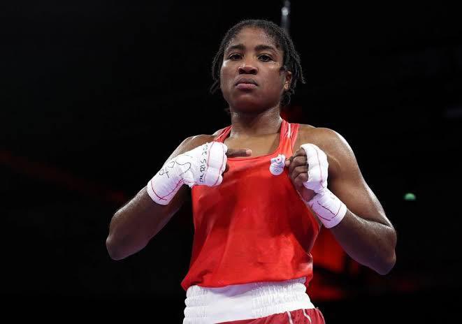 matteush13's tweet photo. Cindy Ngamba acaba de conquistar a primeira medalha da história dos jogos olímpicos para a esquipe de refugiados, a pugilista camaronesa foi obrigada a deixar seu país de origem o pela criminalização de pessoas LGBTQI+. Cindy é hoje um símbolo da luta no ringue e fora dele! https://t.co/CEgF0g2C0Q