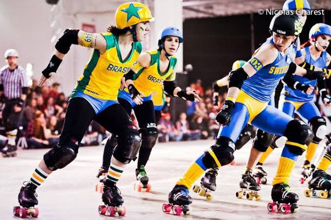 FernandacomPh's tweet photo. @fabiomstella Roller Derby! https://t.co/MX6dydtV1D