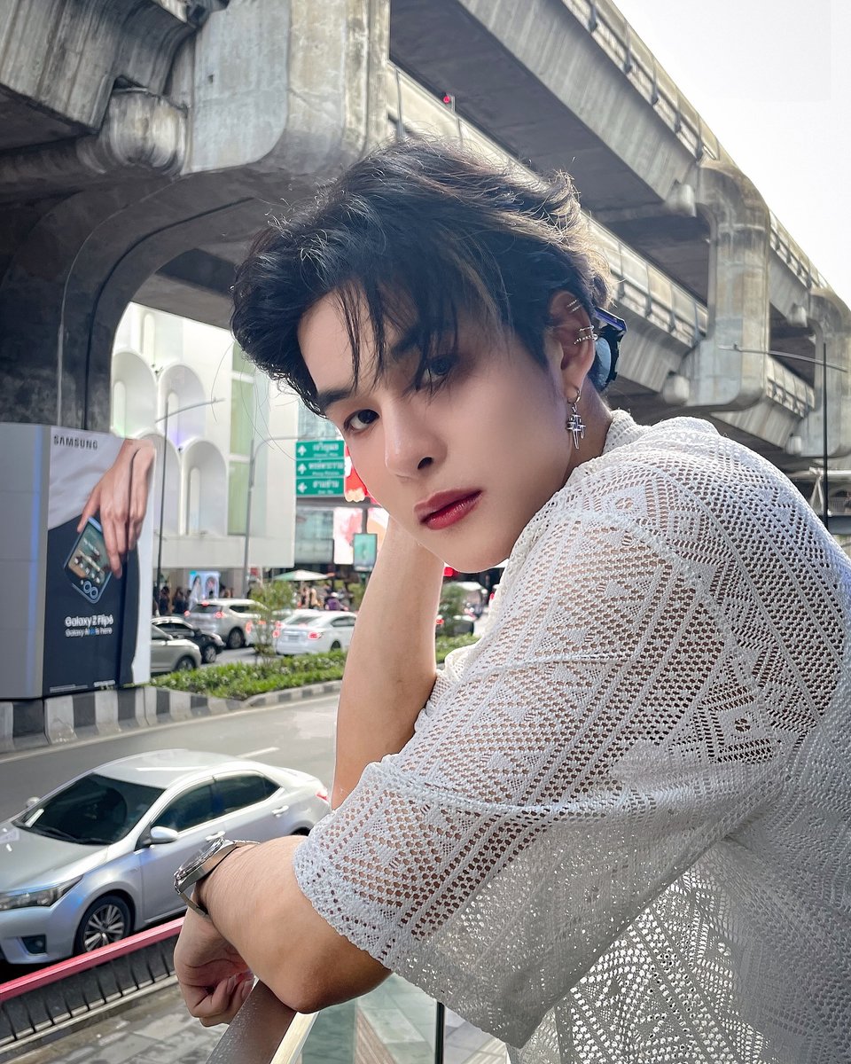 BabyArtAlways's tweet photo. There are special people who transform our lives, give new light to our path and warm our hearts with the purest love that exists. You are like that!
#ArtPakpoom @Art0739 https://t.co/9EXWYgmLwC