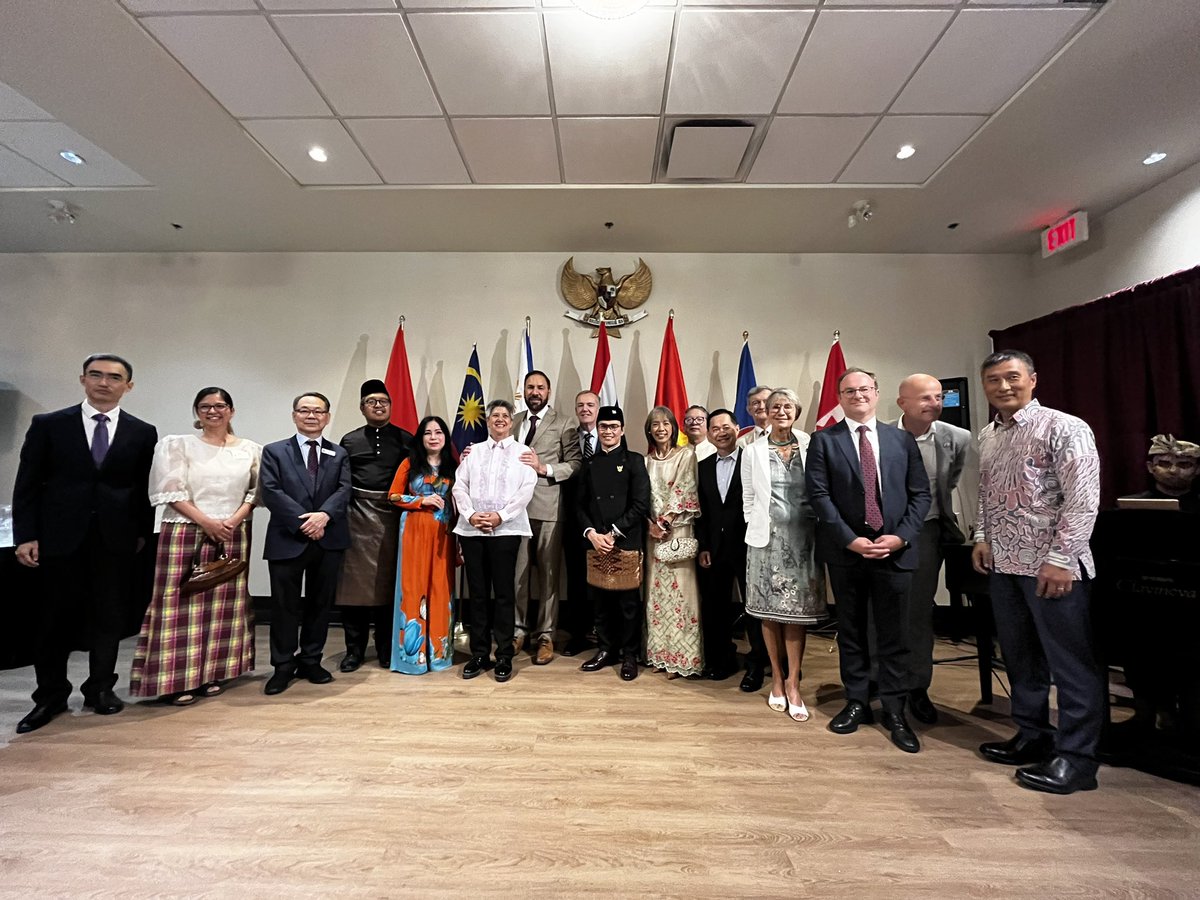 indonesiainvc's tweet photo. Today, we celebrate the strength and unity of Southeast Asia. Together, we build a brighter future as one ASEAN. 

Happy ASEAN Day! https://t.co/GpiFrAQi5T