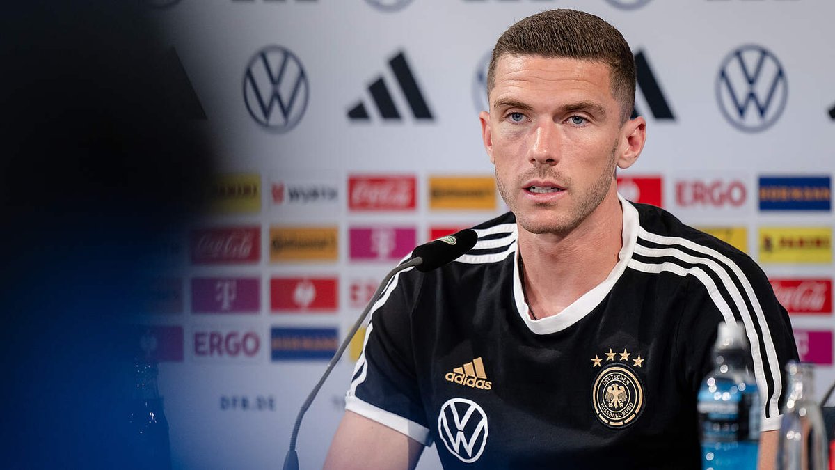 tic_tac9's tweet photo. ⚫️⚪️📷 Beşiktaş, Union Berlin'den ayrılması beklenen Alman sol bek Robin Gosens ile ilgileniyor.   (De Telegraaf) https://t.co/V5k12uSUbY