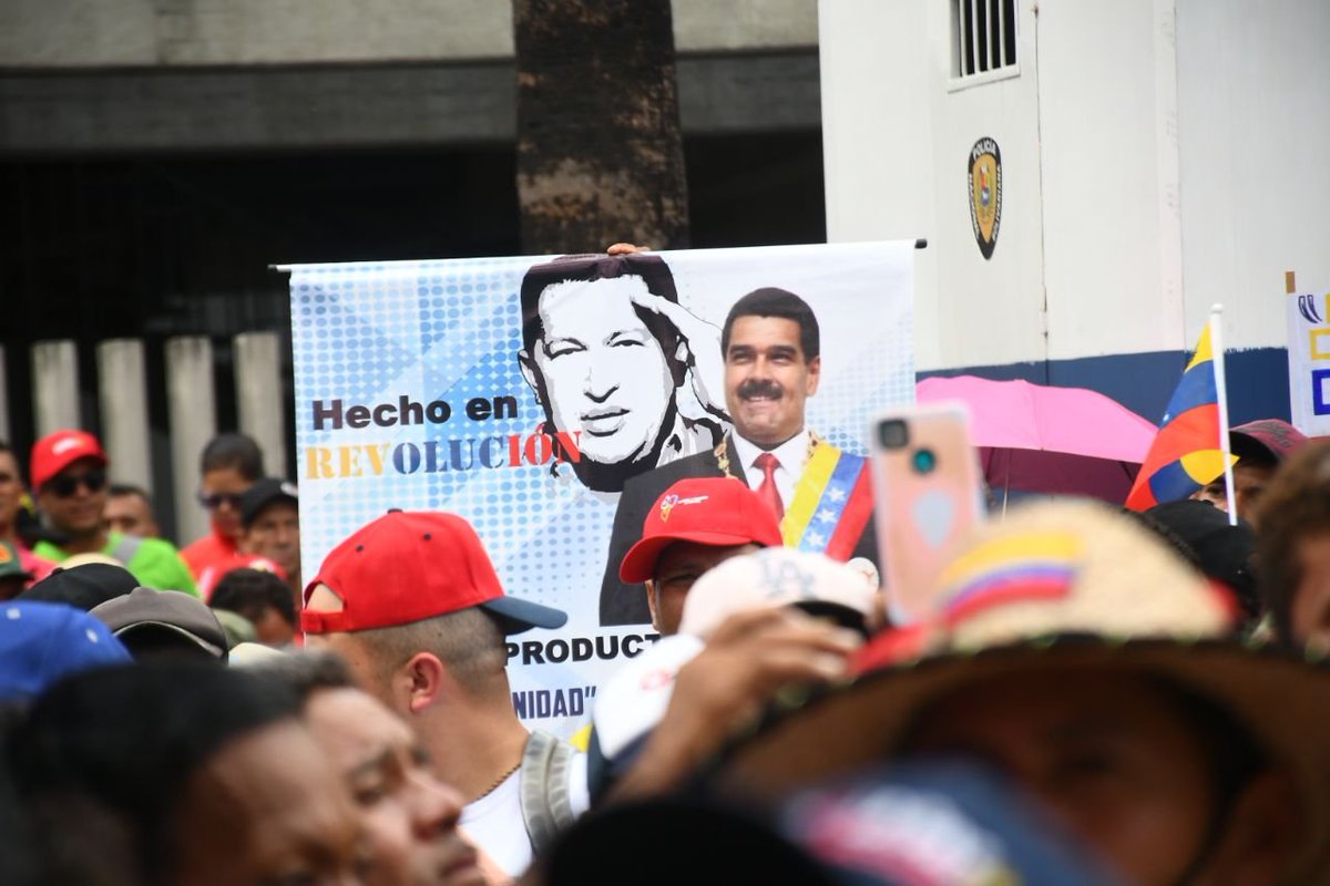 #Fotos 📸// Somos un pueblo valiente y aguerrido que ha superado todas las adversidades.

Hoy nuevamente, el pueblo se moviliza en respaldo a las políticas sociales impulsadas por el presidente <a href="/NicolasMaduro/">Nicolás Maduro</a>

#PuebloSonrienteYEnPaz