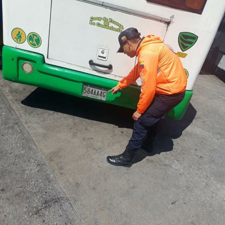 🚍 Por tu seguridad  @transitocpnb_aragua realizan abordajes de transporte público y verificación de personas desde el Terminal de Pasajeros de Maracay, municipio Girardot garantizando a nuestros usuarios el buen estado de las unidades de transporte para su seguridad.🚍