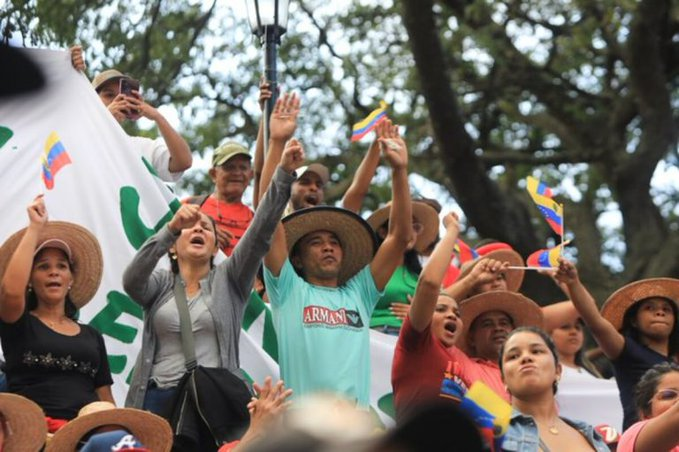 📣Pdte. <a href="/NicolasMaduro/">Nicolás Maduro</a>
 exclamó: “Ustedes son el pueblo profundo. Nada ni nadie nos va a quitar la paz, nadie nos va a robar la Patria. ¡Que viva el pueblo de Venezuela!”. 

Lea más⏩ mippci.gob.ve/index.php/2024…

#PuebloSonrienteYEnPaz