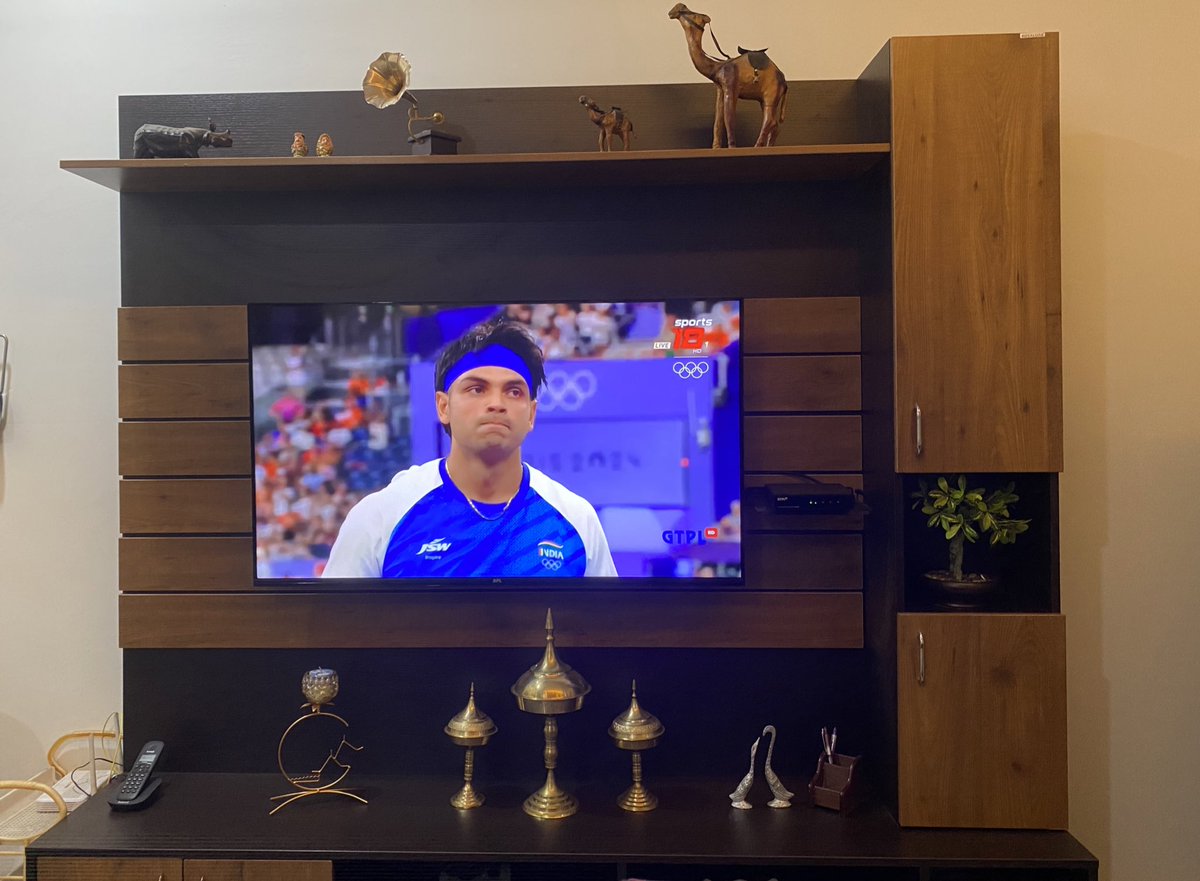 bhabarnob's tweet photo. Olympics giving 19th November vibes everyday is definitely a good sign for future.. 🥈for the golden arm of🇮🇳. #Neeraj_Chopra giving a million hope to a new generation.. https://t.co/XYDJFCFmyl