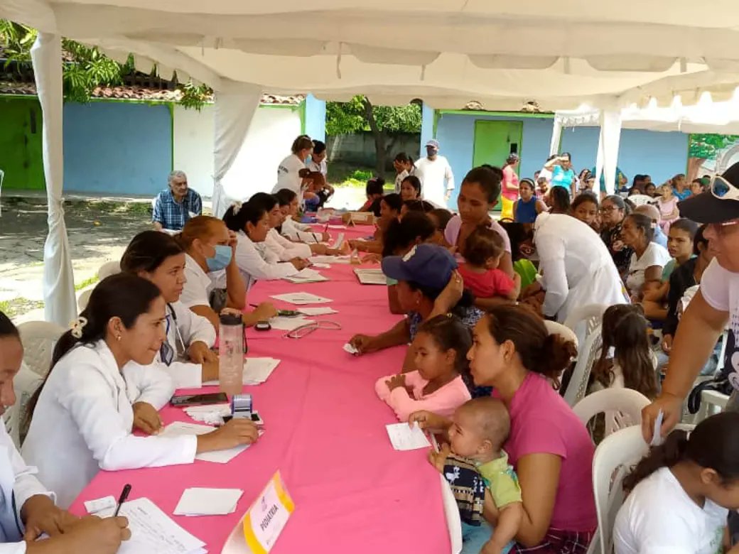 OAPLCIVSS's tweet photo. #8Ago | En el marco de la Gran Misión Venezuela Mujer desde la E.B Miguel Angel Pérez Sector El Eneal Municipio Bolívar, fueron atendidas más de 700 Femeninas en el Vértice 1 por médicos especialistas. Y asesoramiento por parte de OA Puerto La Cruz. @Somosivss @MagaGutierrezV https://t.co/ZYLY356Vh5
