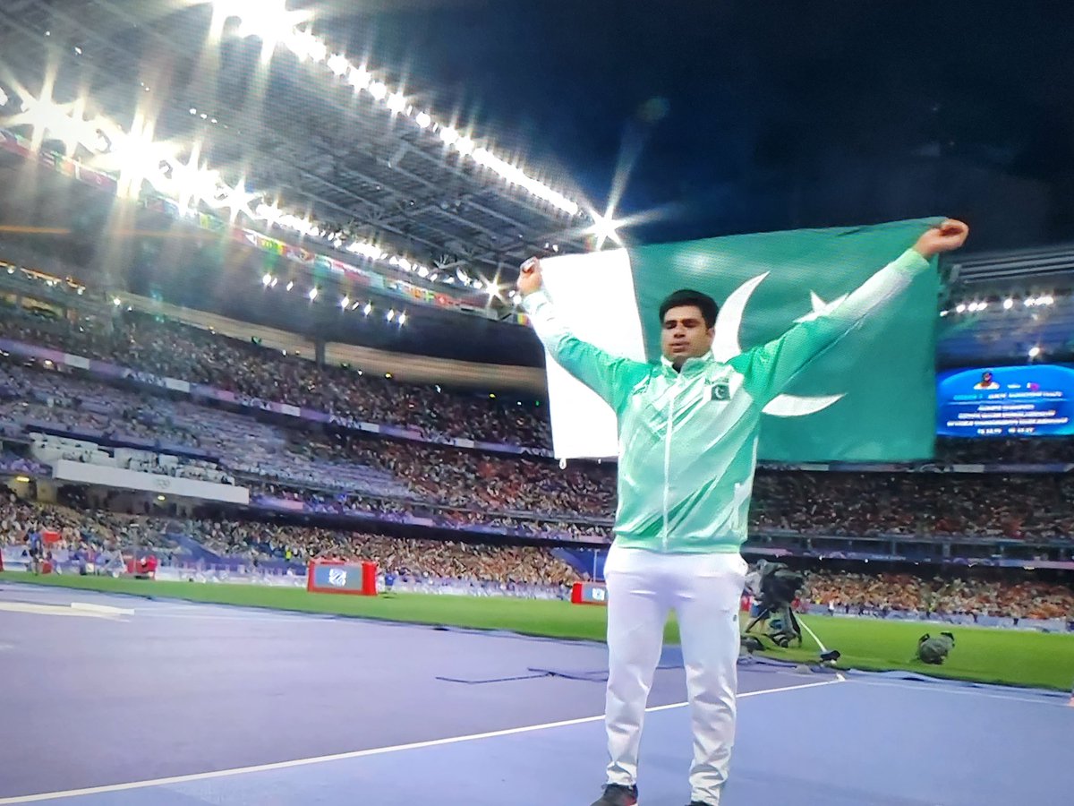 Babar Akbar (@babarakbar) on Twitter photo Absolutely bursting with green pride for this absolute legend!
🇵🇰🥇💚
<a href="/ArshadNadeemAth/">Arshad Nadeem</a>
#JavelinThrow #OlympicGames #ArshadNadeem Absolutely bursting with green pride for this absolute legend!
🇵🇰🥇💚
<a href="/ArshadNadeemAth/">Arshad Nadeem</a>
#JavelinThrow #OlympicGames #ArshadNadeem