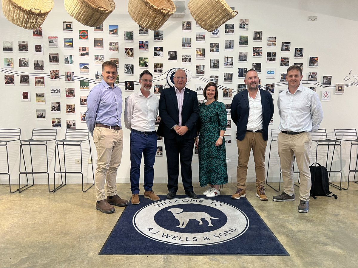 Brilliant visit today from <a href="/TfL/">TfL</a> Commissioner Andy Lord, Customer Director Emma Strain, Comms manager Gordon McDonald and our MP @RichardQuigle18 - great discussions around British mfg and our current work on the Overground rebrand