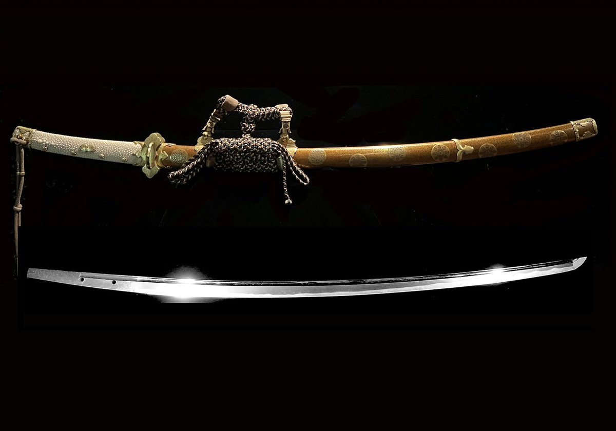 JeanNAdelard's tweet photo. Cultural links that you might never think of...

The katana is a descendant of the tachi, which in turn is descended from the hengdao of the Tang dynasty, which is in turn a borrowing from Sasanid Persia.

Katana are an Iranian export to Japan. https://t.co/0139O9T3Sw