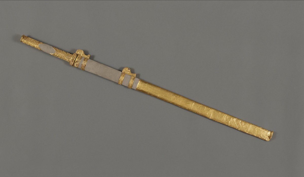 JeanNAdelard's tweet photo. Cultural links that you might never think of...

The katana is a descendant of the tachi, which in turn is descended from the hengdao of the Tang dynasty, which is in turn a borrowing from Sasanid Persia.

Katana are an Iranian export to Japan. https://t.co/0139O9T3Sw