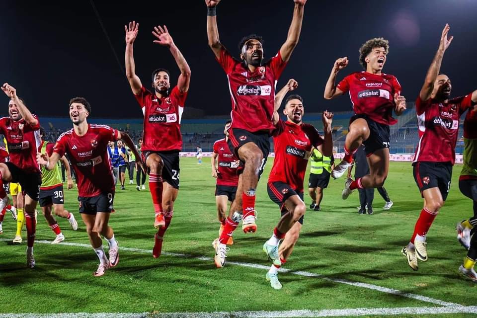 ShobierOfficial's tweet photo. 🚨🚨🚨 عاجل ورسمياً - الأهلي يتوج بطلاً للدوري المصرى الممتاز للمرة الـ 44 في تاريخه. 👏🏻🏆🦅 https://t.co/X7VB61gAq6