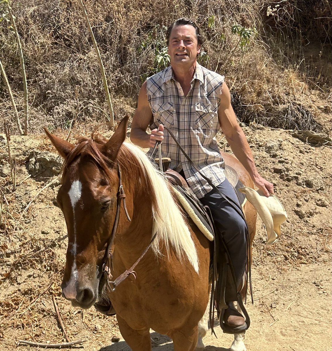 blakeedwardboyd's tweet photo. Ridin with Fred…
#horse #cowboy #blakeedwardboyd @blakeedwardboyd https://t.co/TX2ehCv6vY