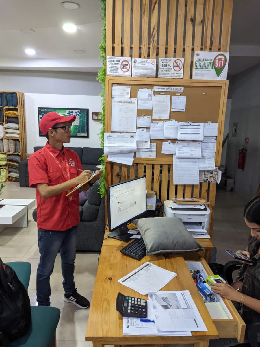 #Hoy | Los SISS de la <a href="/oamativss/">IVSS MATURIN</a> adscritos a la <a href="/IvssDGF/">Dirección General de Fiscalización IVSS</a> realizan visitas de verificación e inspección del cumplimiento de los Deberes Formales ante el #IVSS a empleadores Privados, C.C Parque Morichal, #Maturin para garantizar el cumplimiento de la Providencia 003
<a href="/NicolasMaduro/">Nicolás Maduro</a>