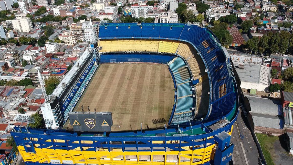 Lamelagol's tweet photo. El estadio Monumental hasta antes de la ampliación tenía capacidad para 66.000 personas, boca jrs, sin hacer ni una sola obra, pasó de 49mil a 57mil de capacidad. La pintura tiene poderes.

El complejo de inferioridad es notable, el que no lo quiere ver es ciego. https://t.co/xyLUOKvIFs