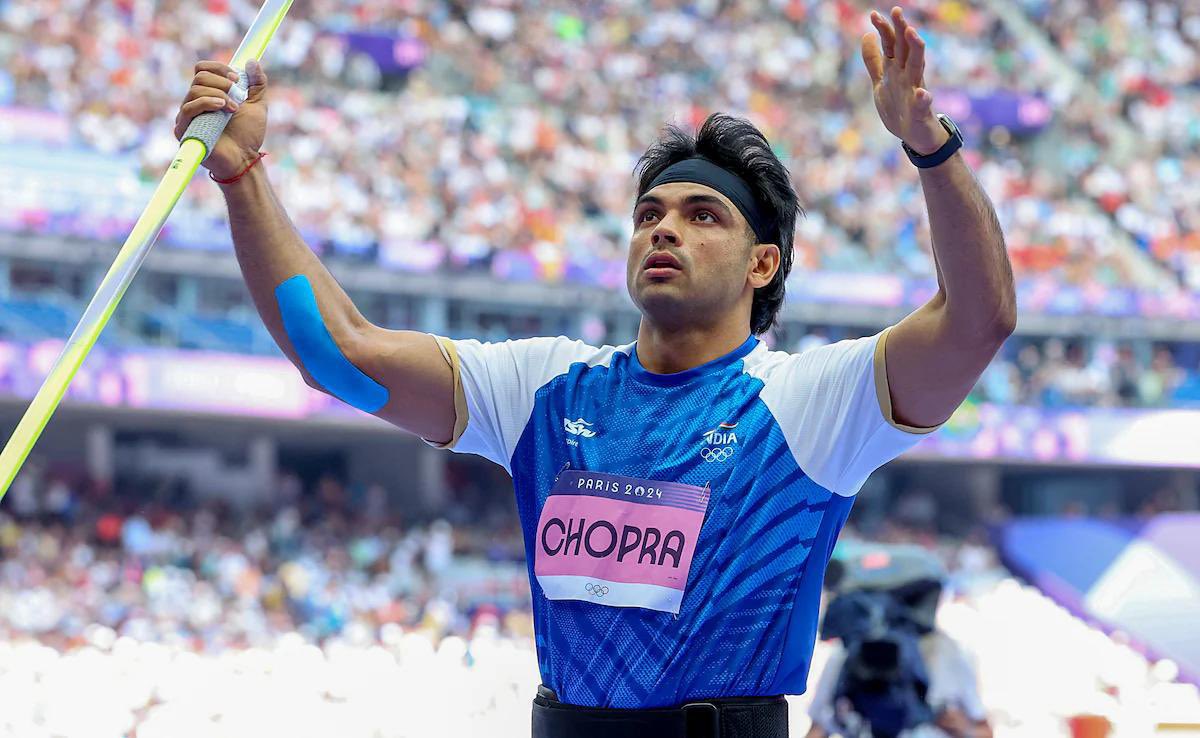 Samratsamsmind's tweet photo. Our boy #NeerajChopra may not have won Gold, but loved the fact that millions of Indians stayed awake well past 1 am to watch a sport which is not cricket. The greatness of icons like @Neeraj_chopra1 lies in giving us wings of Hope, a 'silver' lining ❤️. #OlympicGames #Paris2024 https://t.co/em5kZqkEEX