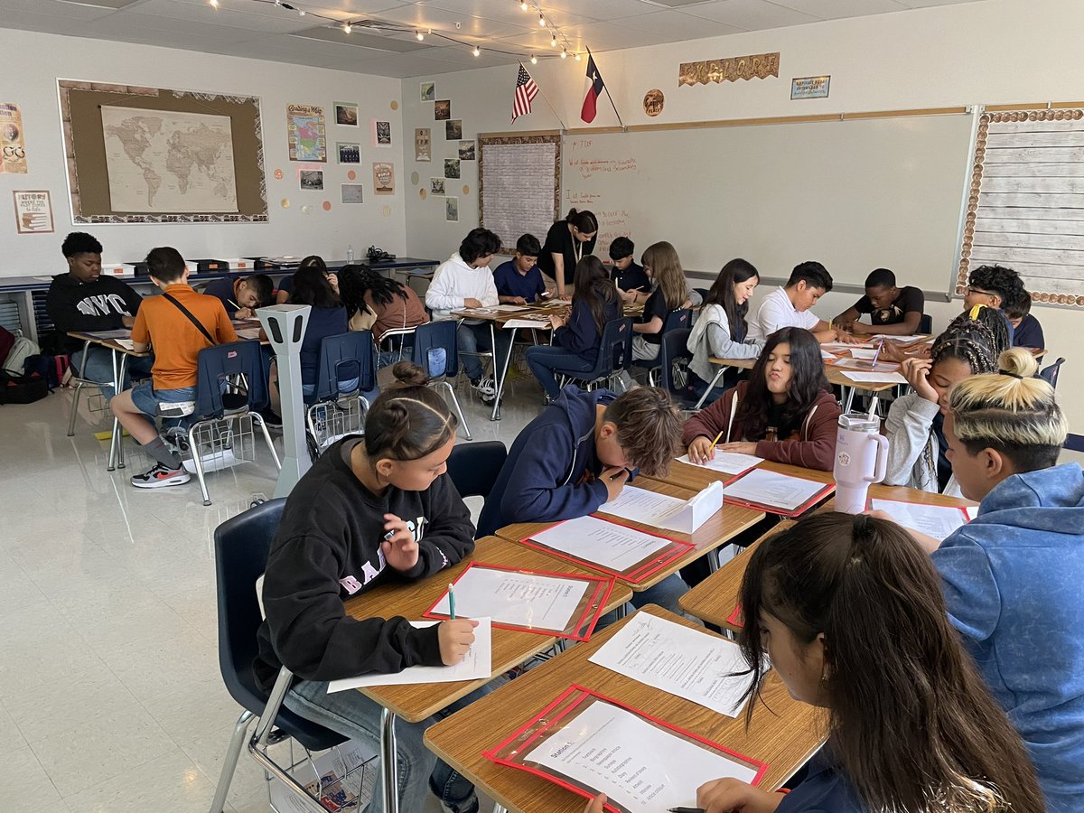 SThomas_SRMS's tweet image. Amazing first week back at Hernando. So much effective instruction going on already:
✅ Small group instruction
✅ Stations 
✅ Vertical alignment 
✅ Positive relationships 
✅ Rigor 

It’s going to be a great year #chasing100
@imalvillar_HMS @RNava_HMS @SGTCarrasco_ES