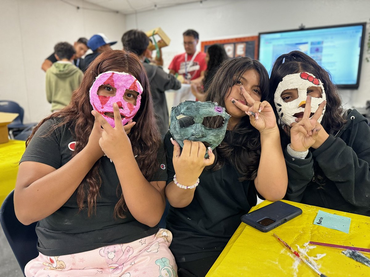 What mask do you wear? 
Look below at the masks our Rattlers created! 🎭🐍