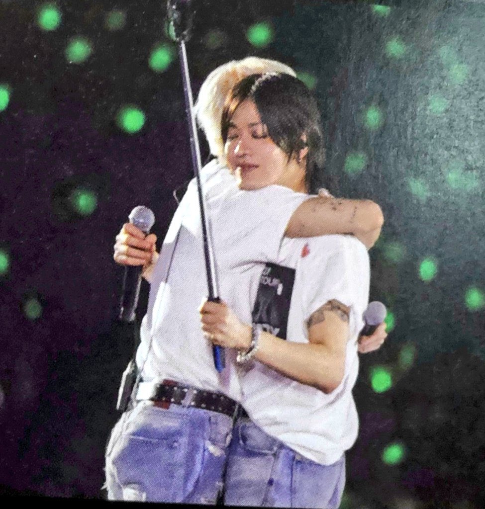 🌹🍒 on X: "Taeyong and Yuta close their eyes when they hug each other ♥️ https://t.co/YGWCW6qxBk" / X