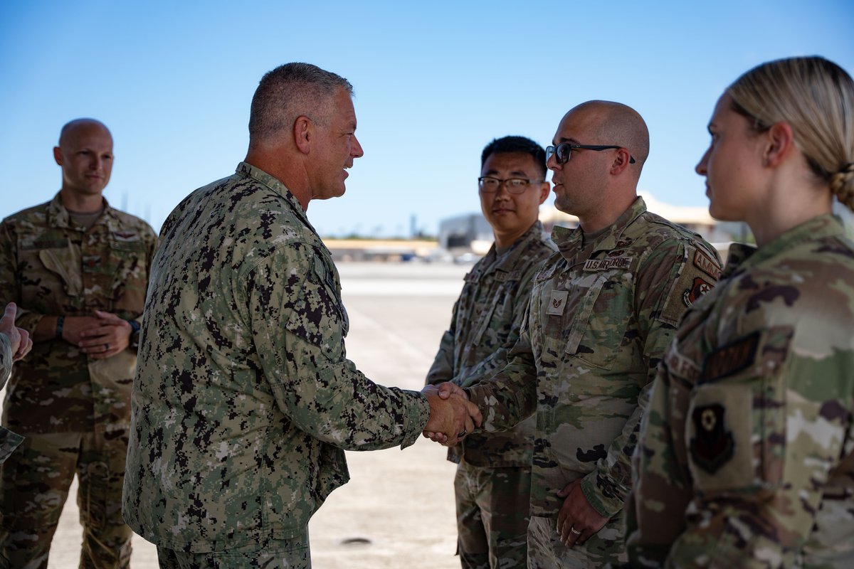 USSOCOM's tweet photo. #SOCPAC Commander @USNavy Rear Adm. Jeromy Williams and SEL Walter Zajkowski visited with #AirCommandos from 27th Special Operations Wing during the world's largest international maritime exercise #RIMPAC2024 in and around the waters of Hawaii. 

#SOFinthePacific @AFSpecOpsCmd https://t.co/7XDXy0Z5CT